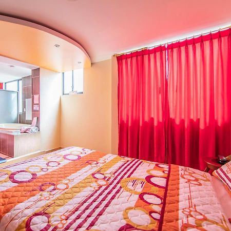 קיטו Hostal Oro Orense מראה חיצוני תמונה