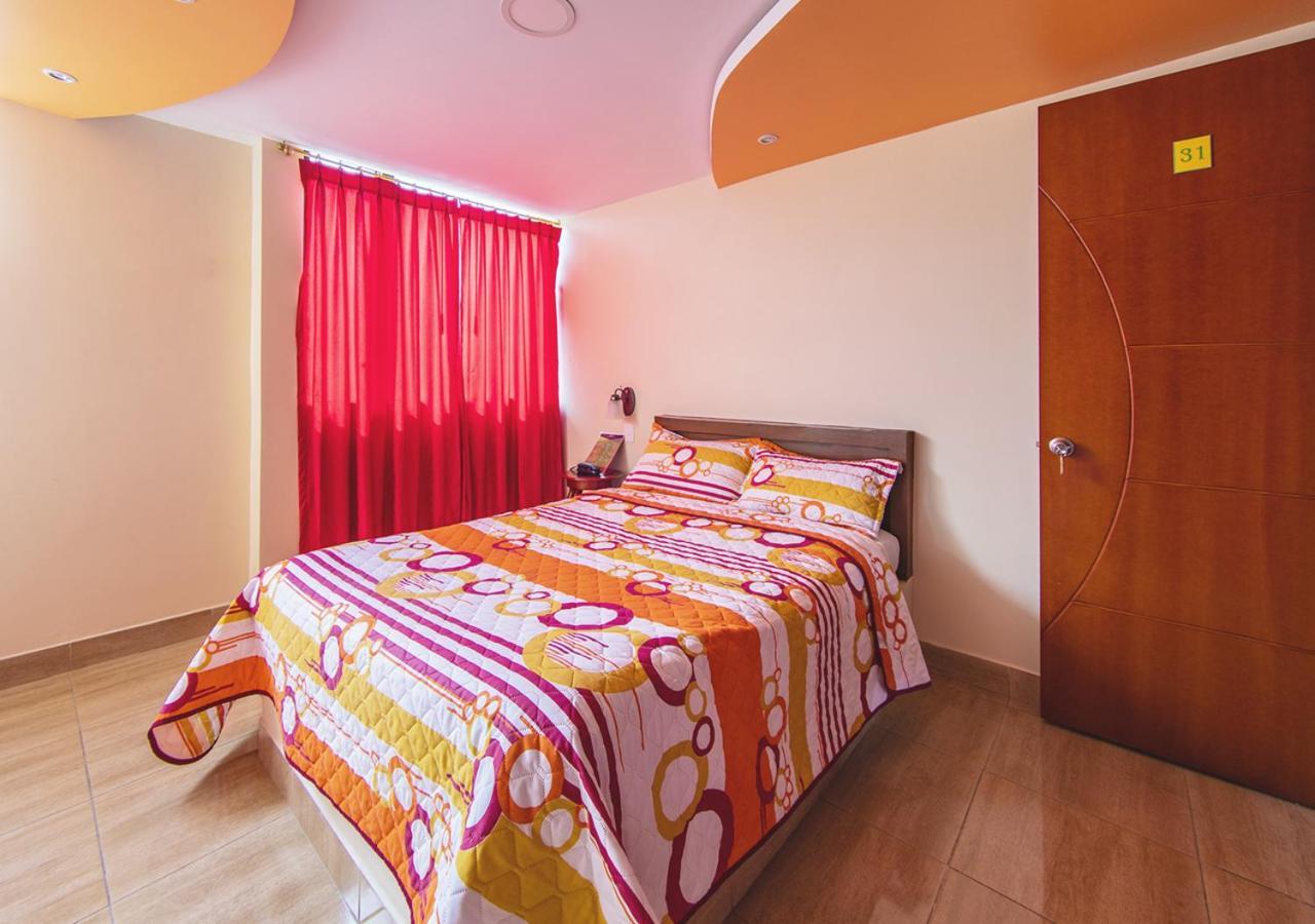 קיטו Hostal Oro Orense מראה חיצוני תמונה