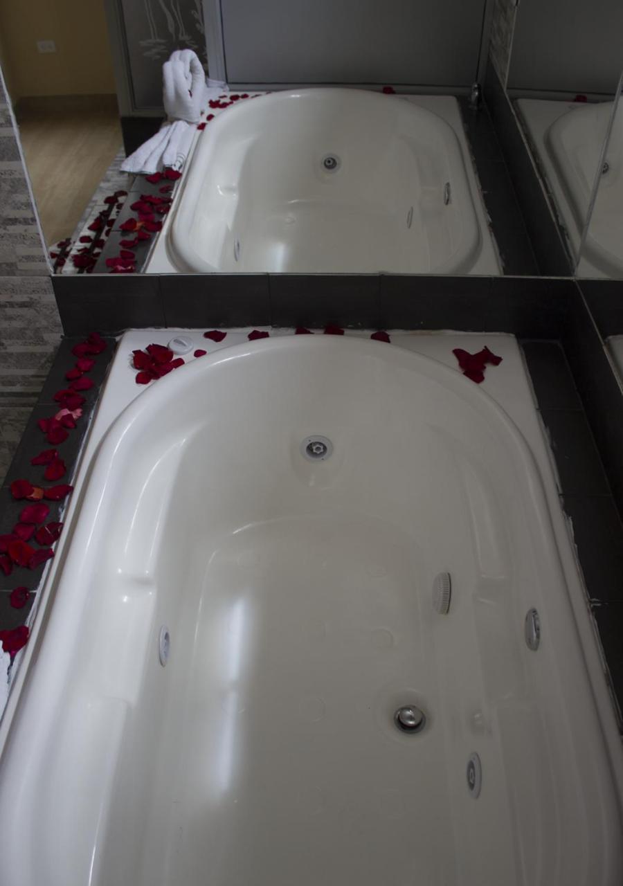 קיטו Hostal Oro Orense מראה חיצוני תמונה